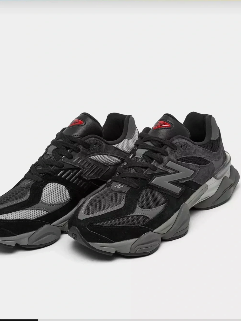 New Balance Men's 9060 Black and Gray Sneakers Sz 10